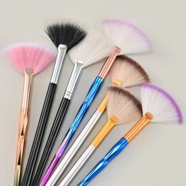 Soft Facial Fan Brush Set - Image 3